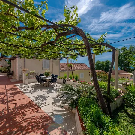 Radovcic And Penzion 3*