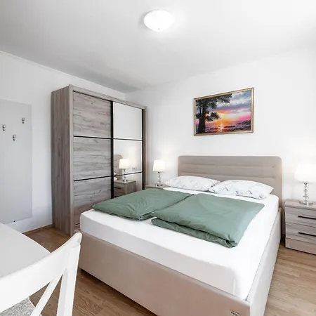 Radovcic And Pensjonat 3*